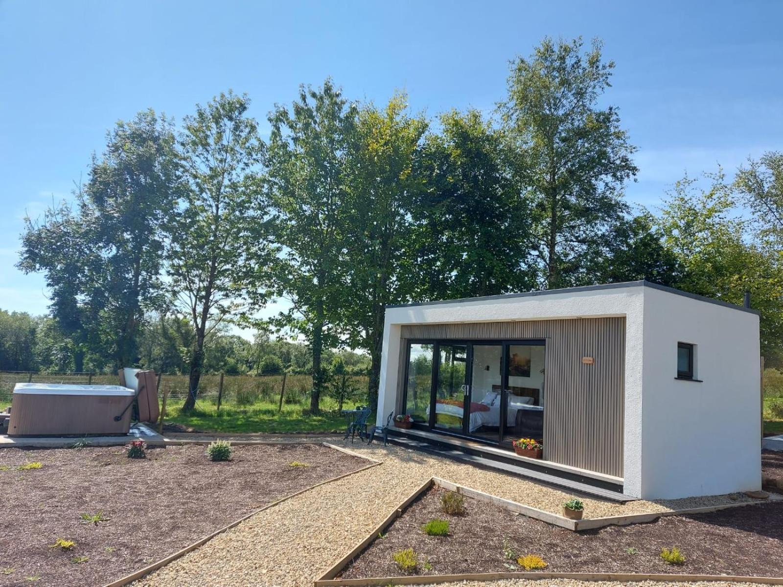 Lakescape - Waterfront Self- Catering Cabins Enniskillen Room photo