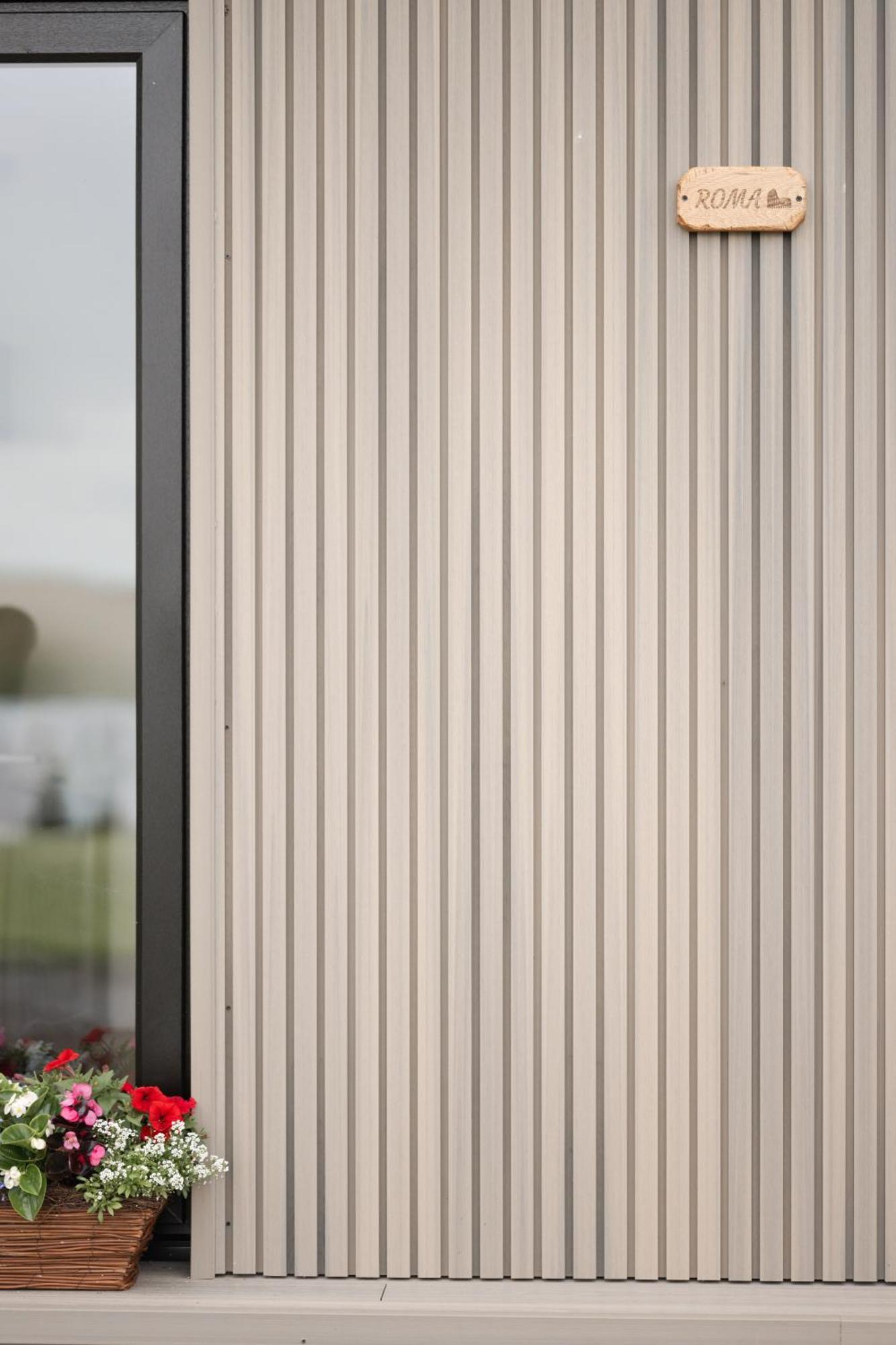 Lakescape - Waterfront Self- Catering Cabins Enniskillen Exterior photo